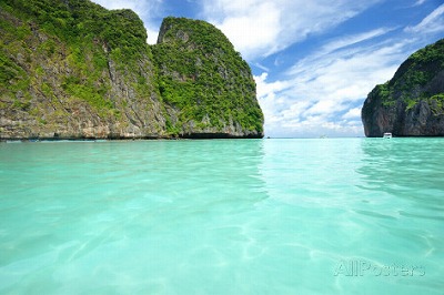 fujihaveseen-beautiful-lagoon-at-phi-phi-ley-island-the-exact-place-where-the-beach-movie-was-filmed.jpg